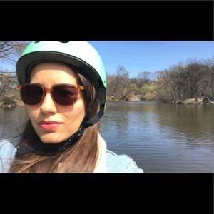 Meet your Posher, Carina